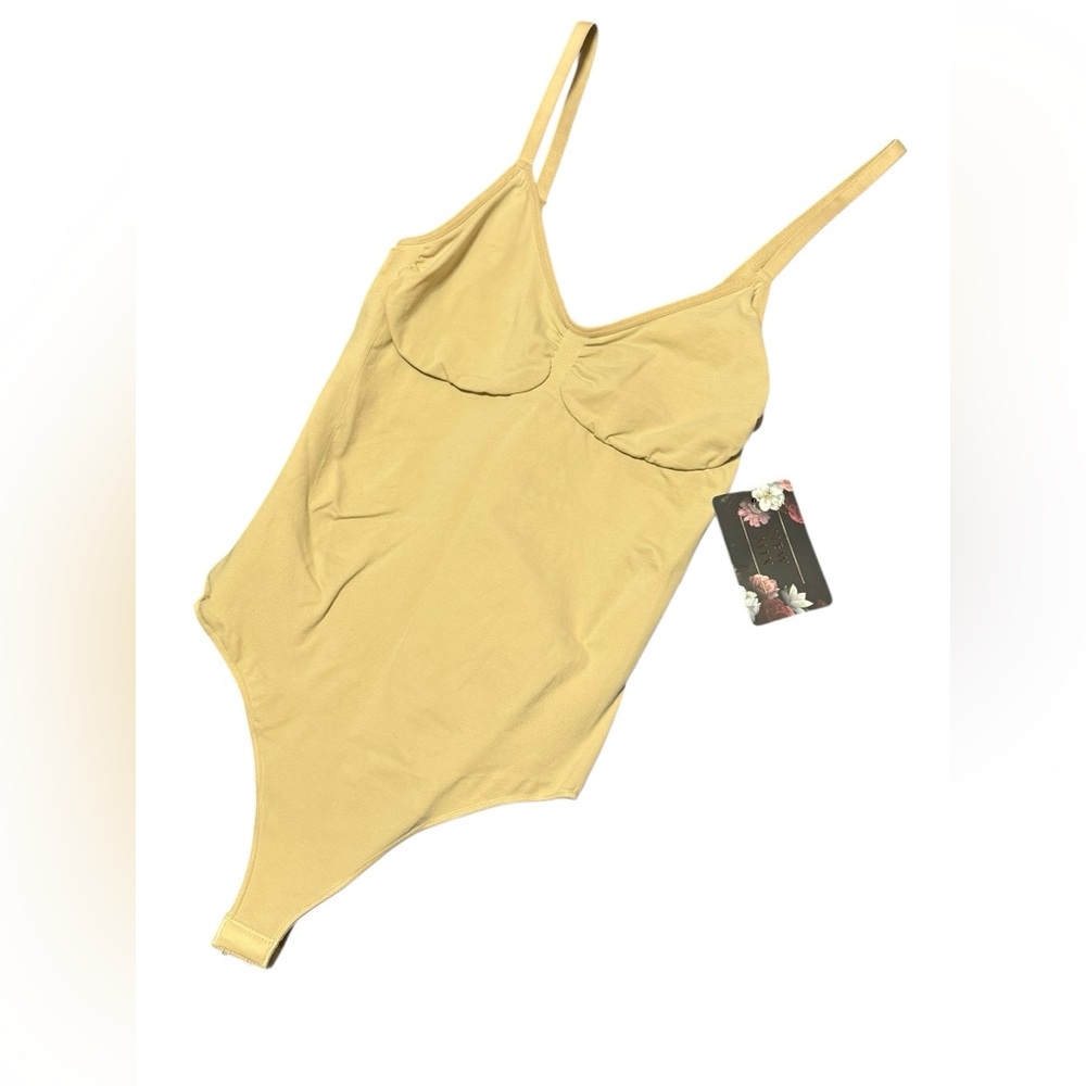 Bodysuit Thong Back Beige Compression Shapewear Medium Wire Free NWT Nude